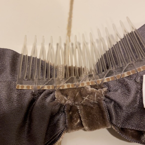 Montaldo’s velour hat decor (hat) - Picture 5 of 8